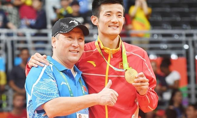 我喜欢国家队有绝对核心领袖模式他像一个掌舵手指挥球队(什么叫国家队)