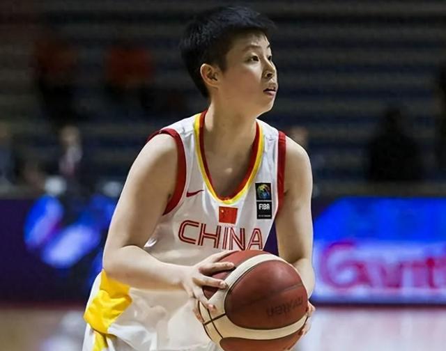 李缘出战17分钟，投篮6中2、三分3中0得到4分2篮板6助攻的简单介绍