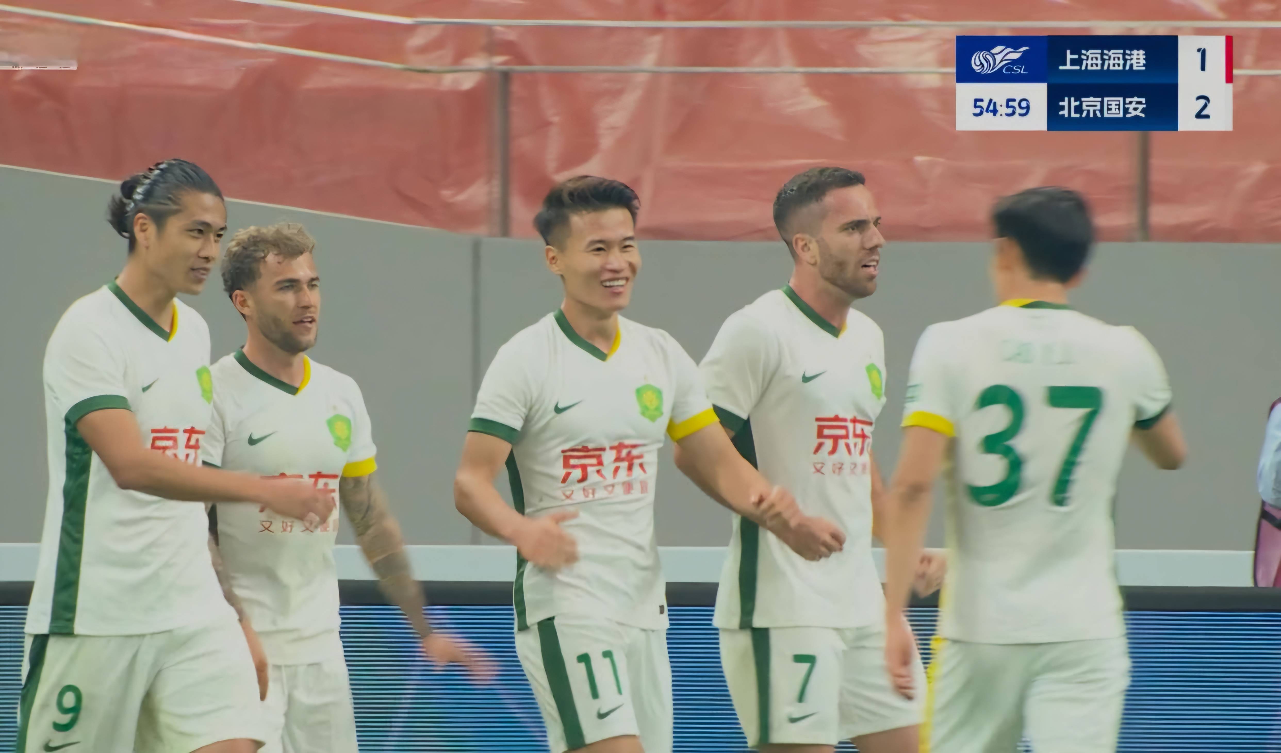 关于2-2！2-1！中超又乱了，国安不败重返第1，海港追平成都，泰山第5的信息