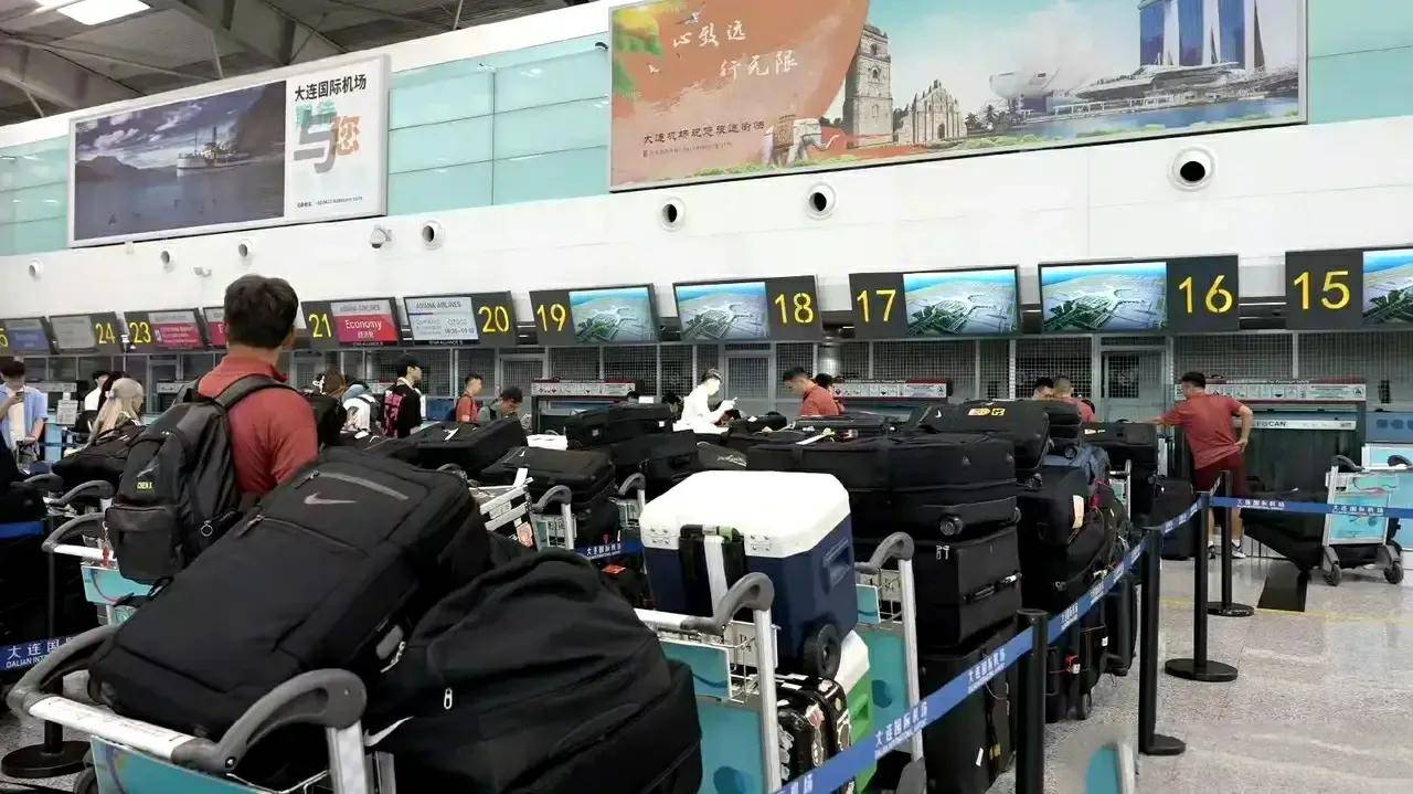 三亿体全站-包含行李过多？国足官方回应：56件装备行李具体情况如下的词条